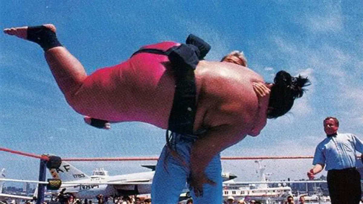 Lex luger yokozuna bodyslam uss intrepid